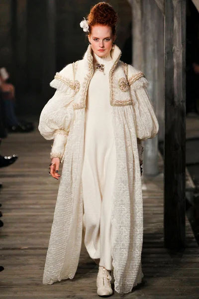 Look 77